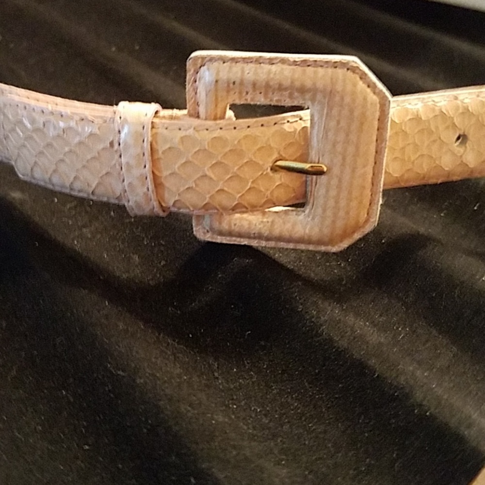 Genuine snake skin sz. 32 unworn